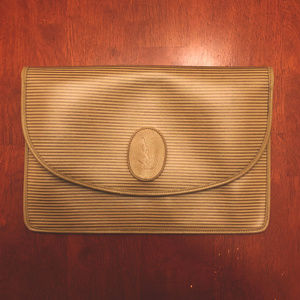 Vintage Yves Saint Laurent (YSL) Clutch! <3
